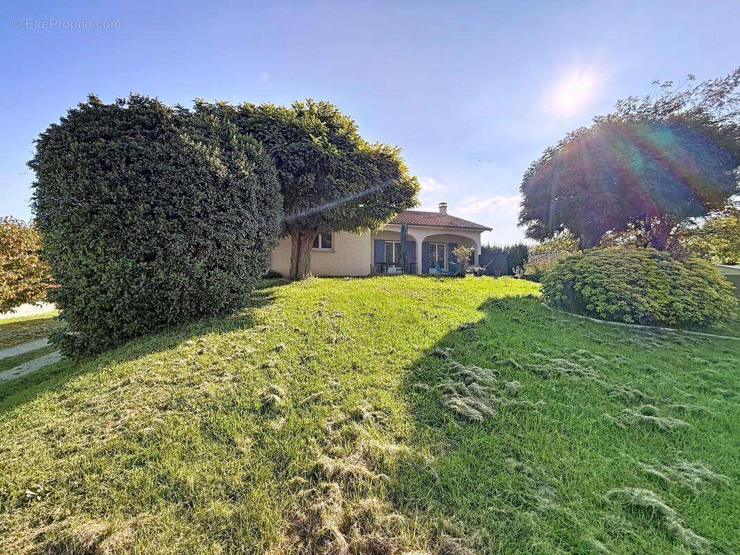 Maison à SALAISE-SUR-SANNE