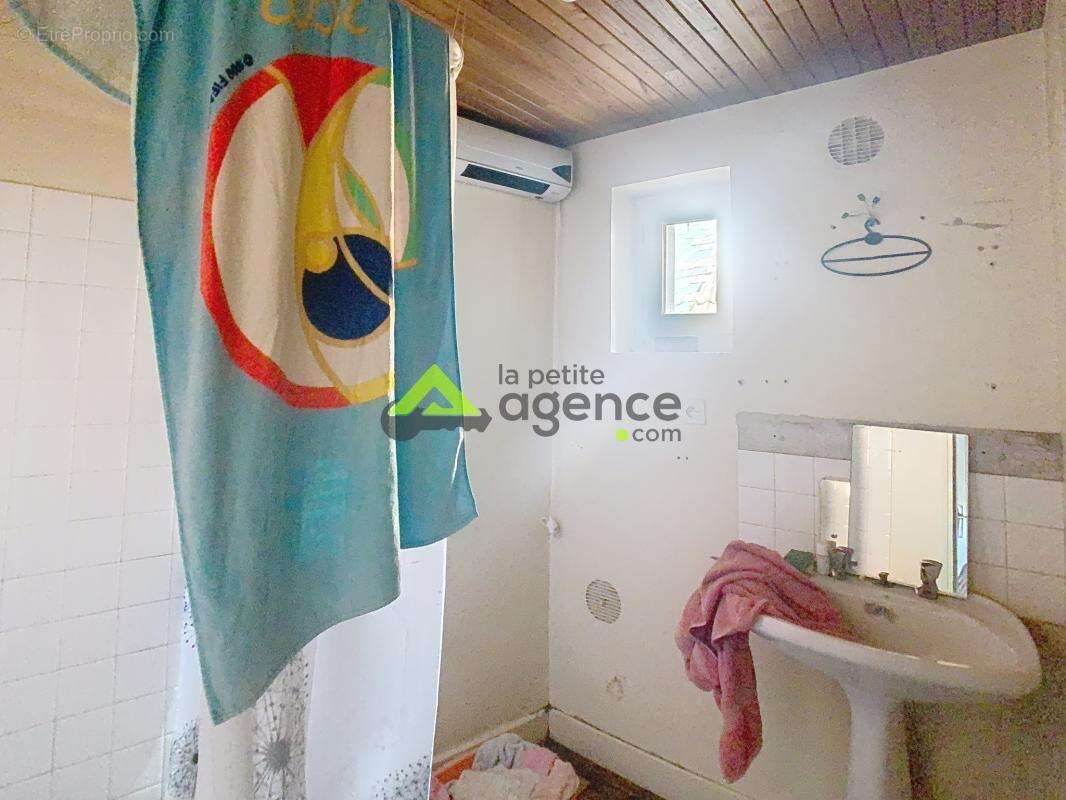 Maison à ROYERE-DE-VASSIVIERE