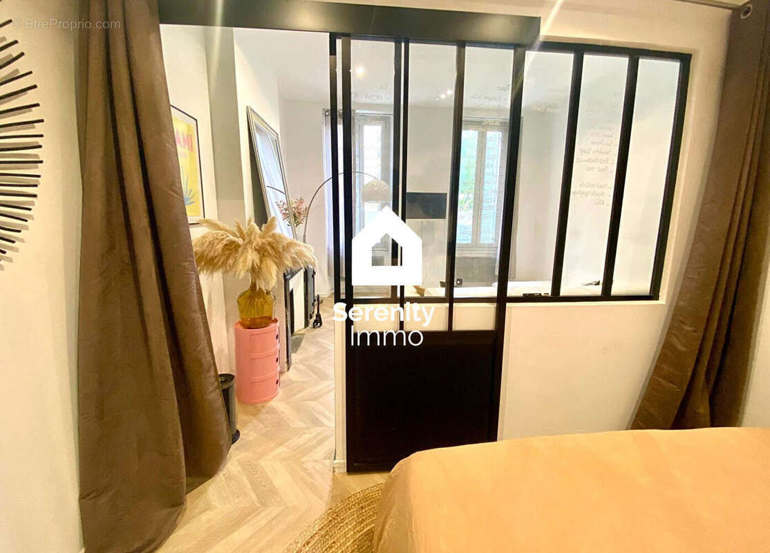 Appartement à MARSEILLE-6E