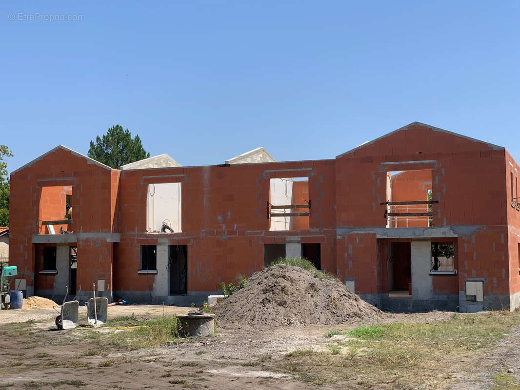 Maison à SAINT-JEAN-D'ILLAC