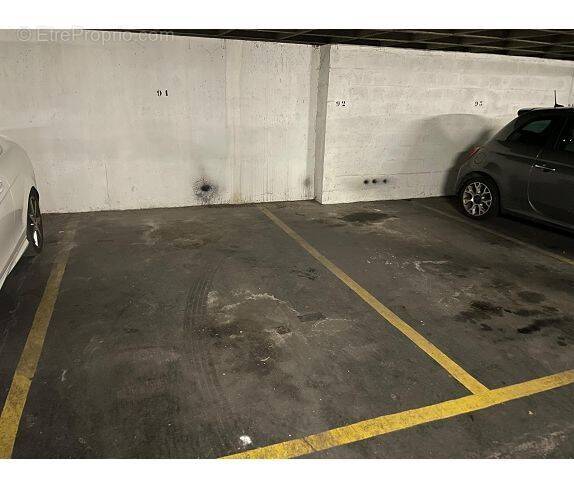 Parking à PARIS-13E