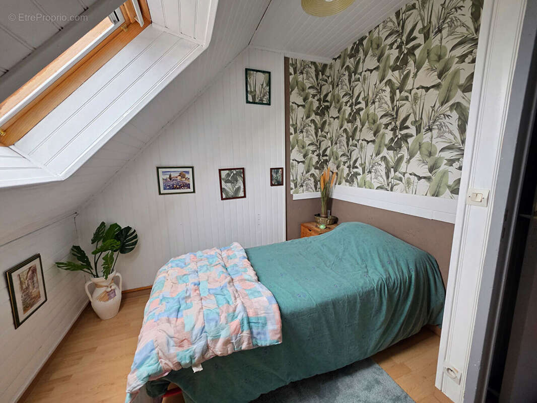 Maison à CREVECOEUR-LE-GRAND