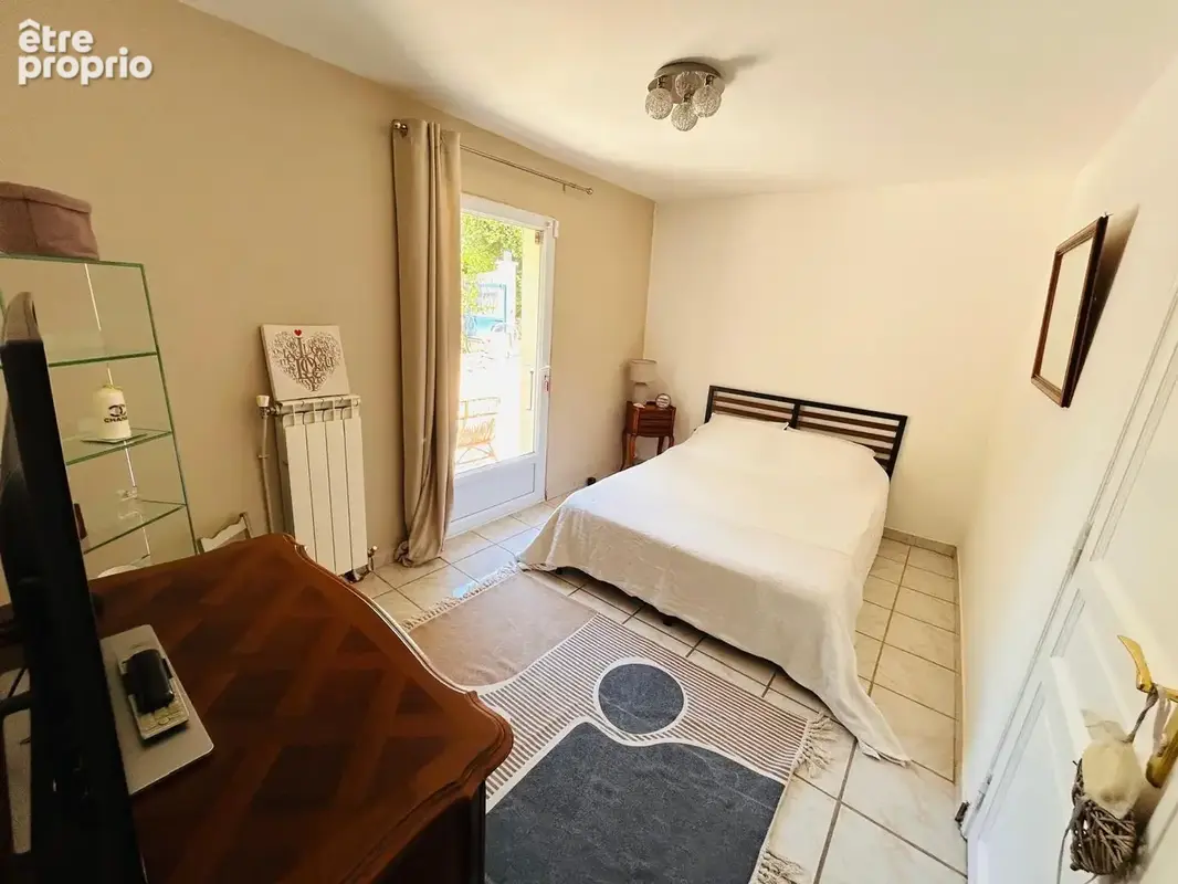 Villa familiale avec piscine sur 850 m2 de terrain - La Seyne sur Mer Quartier L'Evescat - photo 13
