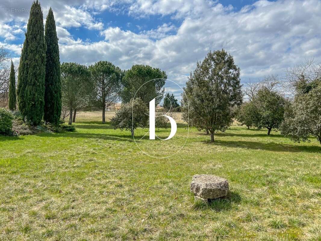 Maison 300 m² à Goudargues  - photo 7