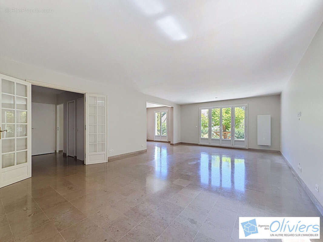 Maison 184 m² à Chevreuse  - photo 4