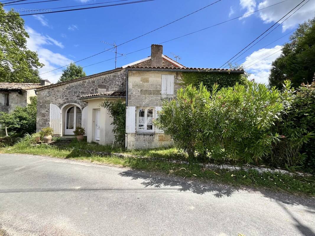 Maison à LUSSAC