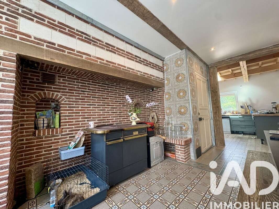 Maison 230 m² à Houvin-Houvigneul  - photo 4