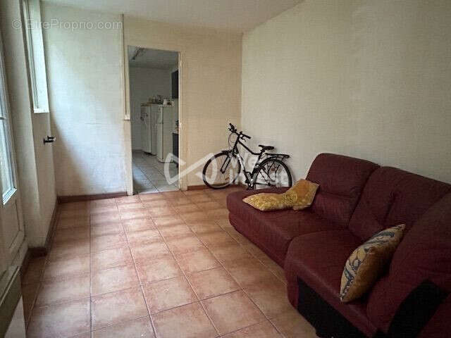 Appartement à NAY