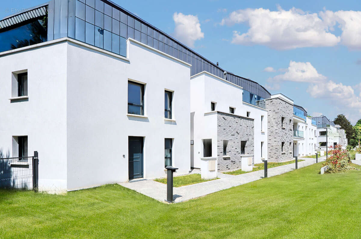 Appartement à RUBELLES