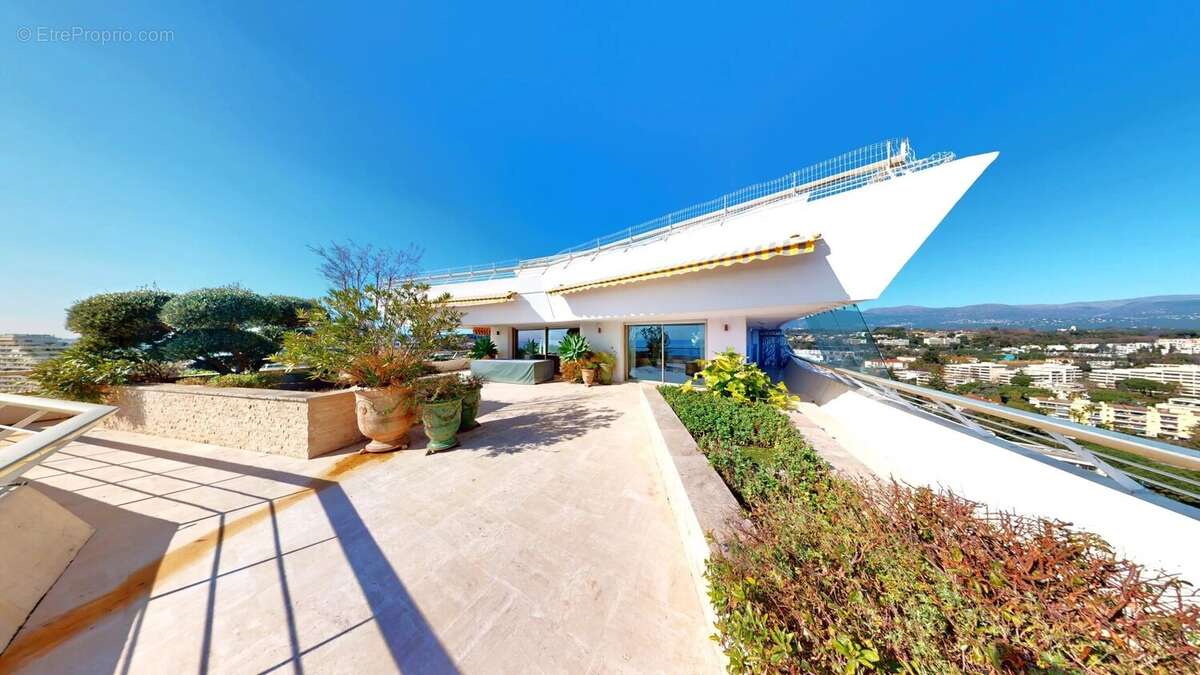 Appartement à VILLENEUVE-LOUBET