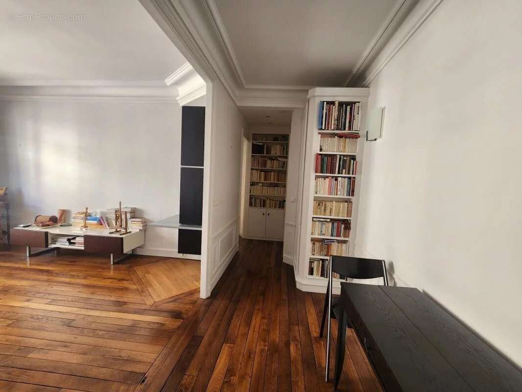 Appartement à PARIS-3E