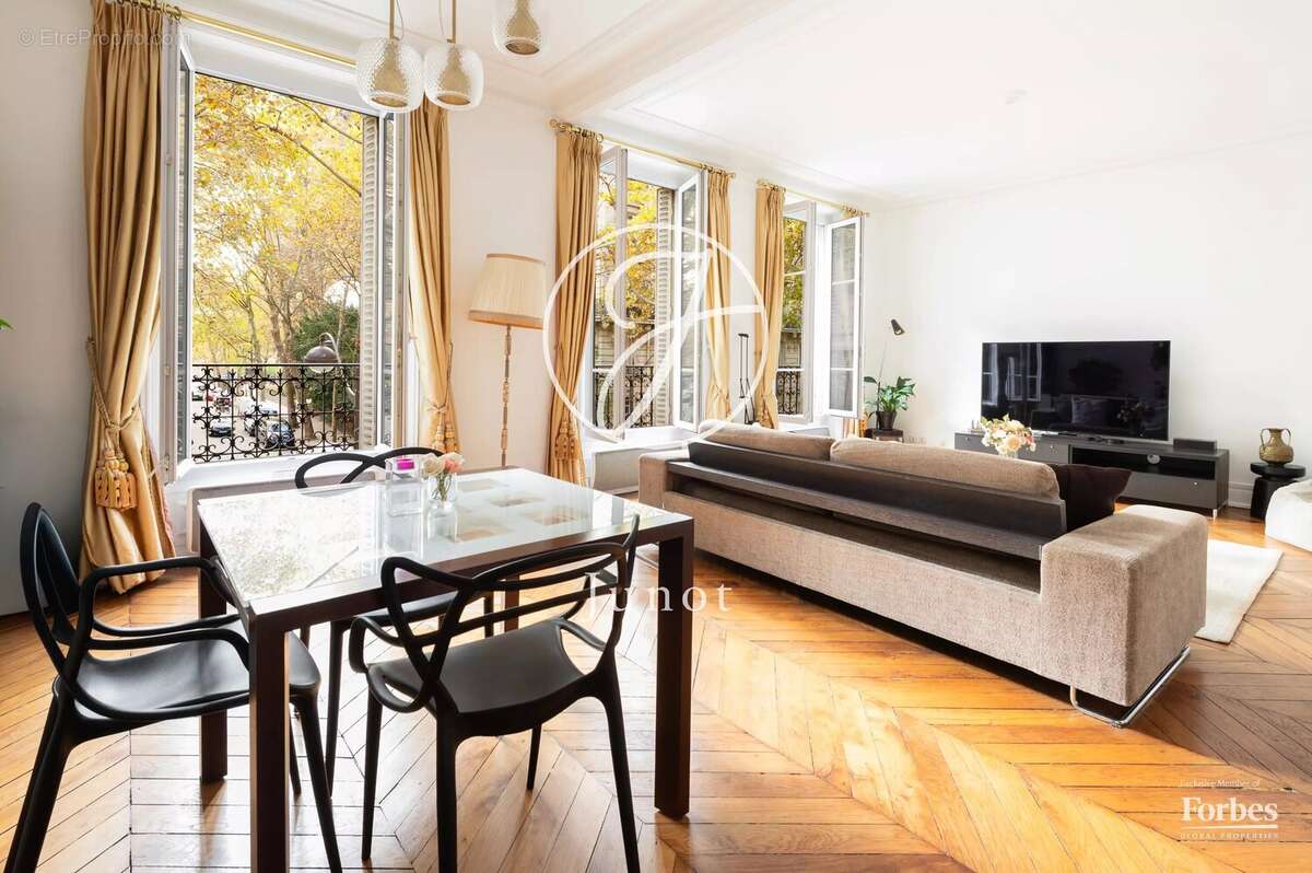 Appartement à PARIS-7E