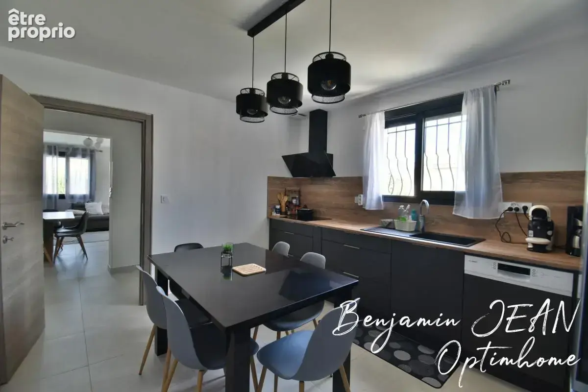 À vendre – Maison de plain-pied entièrement rénovée avec piscine – Sérignan (34) - photo 7