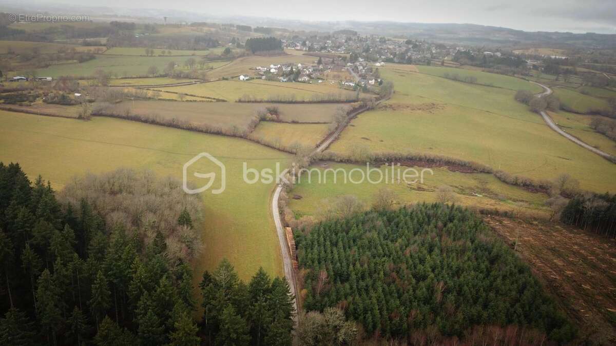 Commerce à SAINT-GERVAIS-D'AUVERGNE