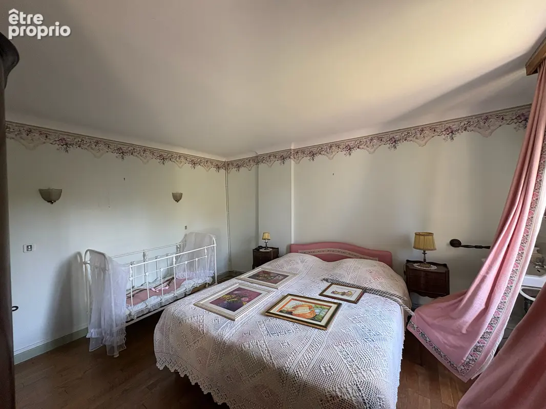Maison mitoyenne en pierre sur la commune de St Julien le Petit - photo 12