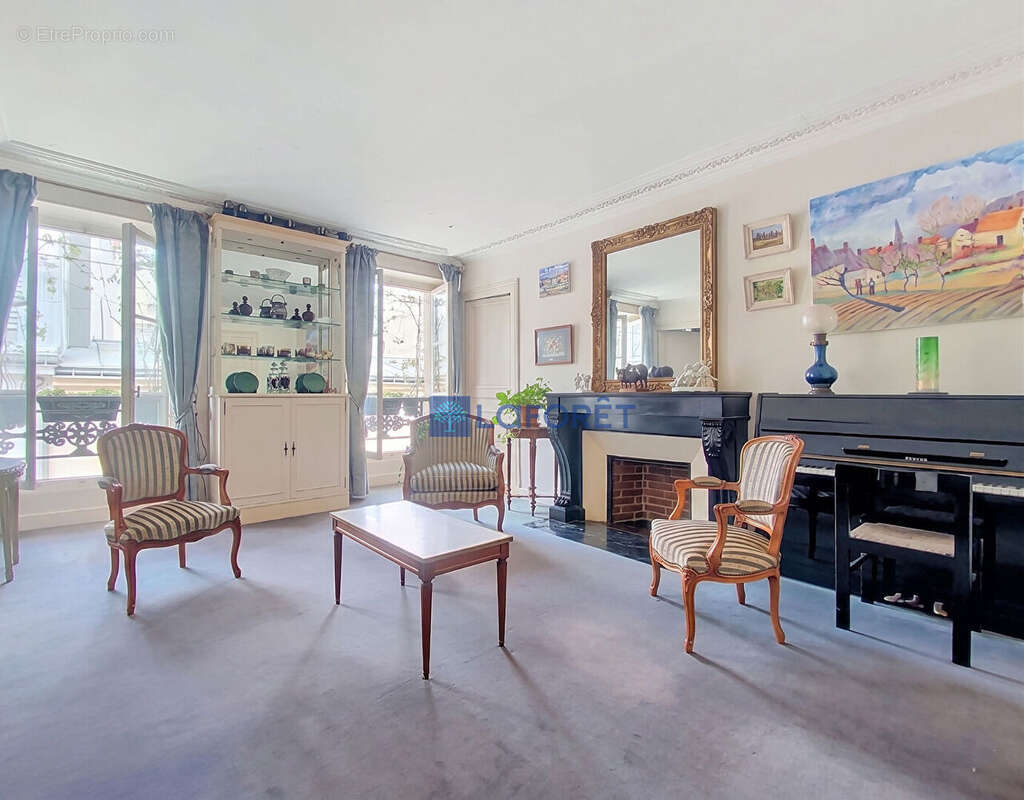 Appartement à PARIS-2E