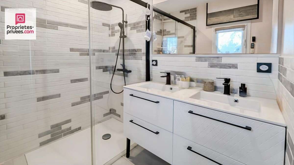 Maison à FIGANIERES