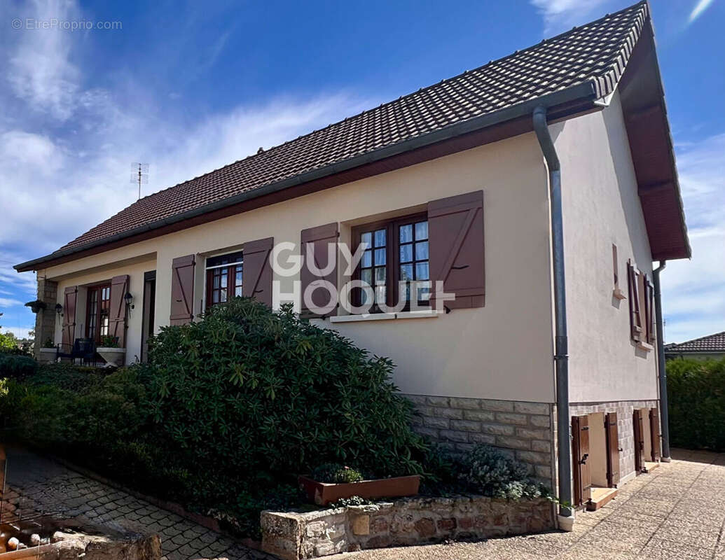 Maison à TOULON-SUR-ARROUX