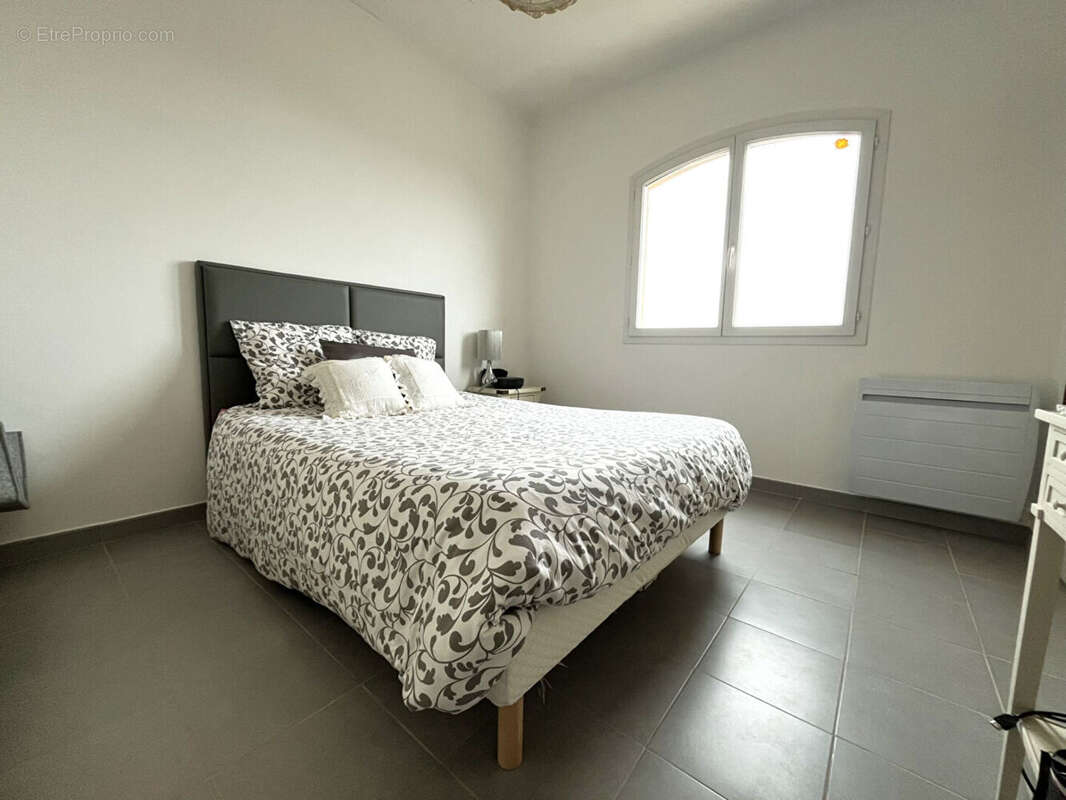 Maison à SAINT-LAURENT-DU-VAR