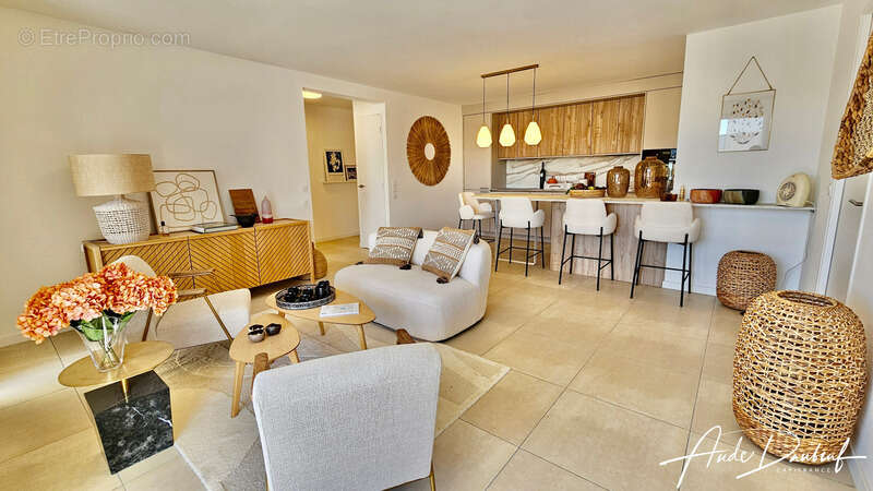 Annecy centre : duplex T4 de 100 m2 avec 2 balcons, 1 terrasse et vue panoranique - photo 3
