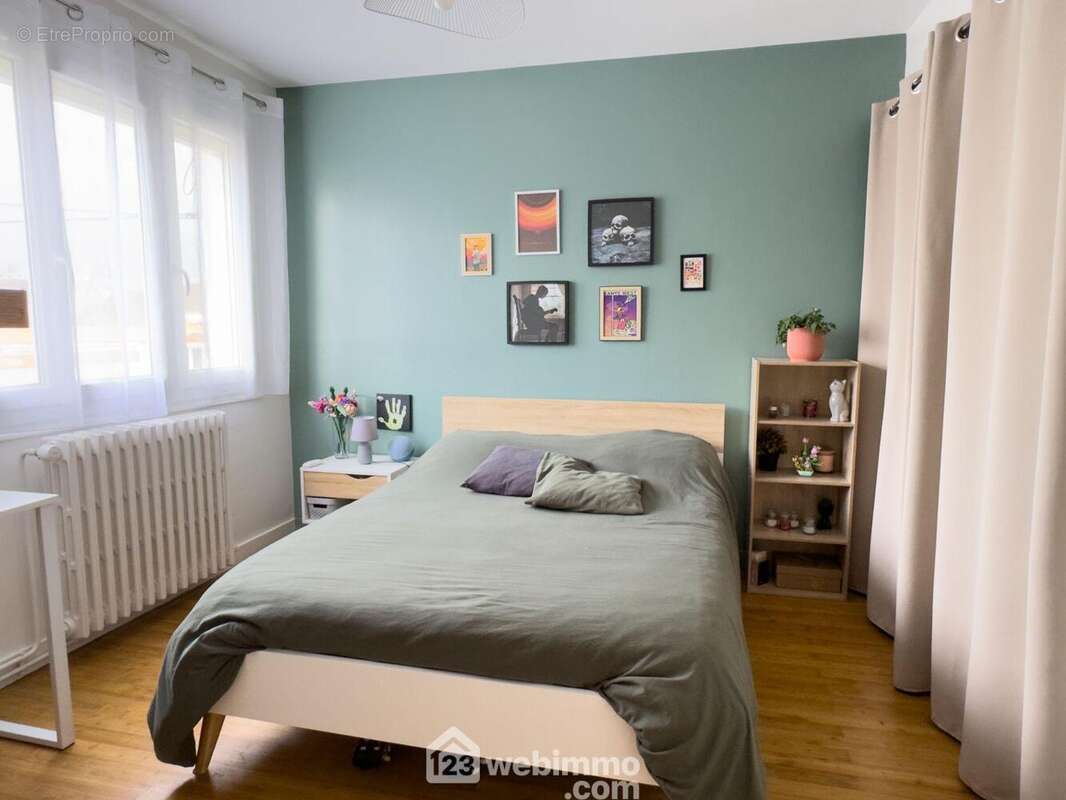 ...sur parquet massif refait à neuf. - Maison à TOUTLEMONDE