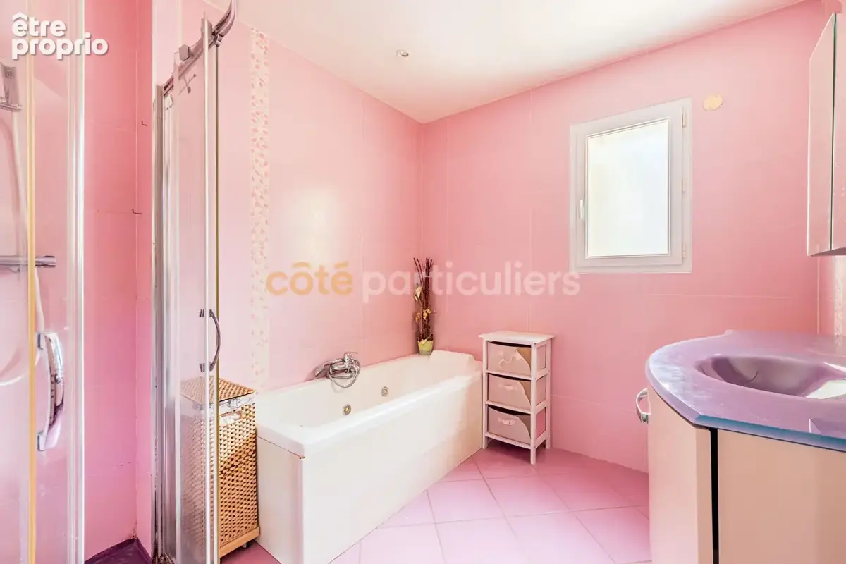 Venansault -- centre bourg -- maison -- 3 chambres -- 1 bureau -- 103 m2 -- jardin -- garage -- dependances - photo 11