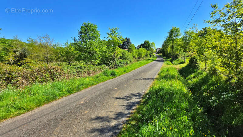 Terrain à ORADOUR-SUR-GLANE