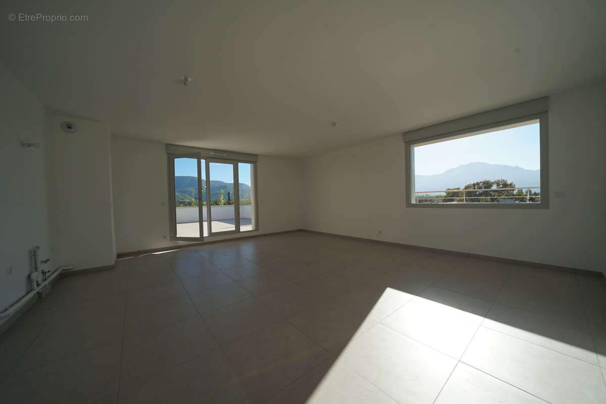 Appartement à MEYLAN