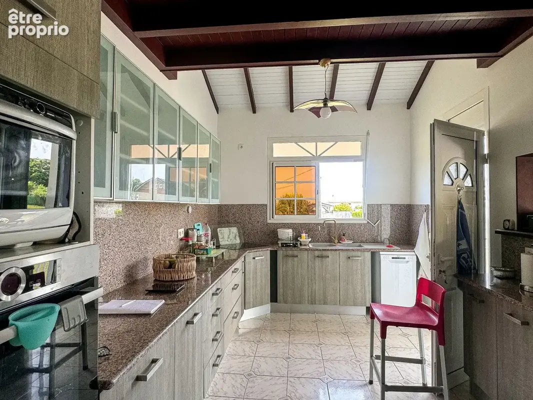 LE MOULE — Maison familiale avec vue mer + appartement T3 indépendant  Terrain de 4 840 m2 constructible - photo 15