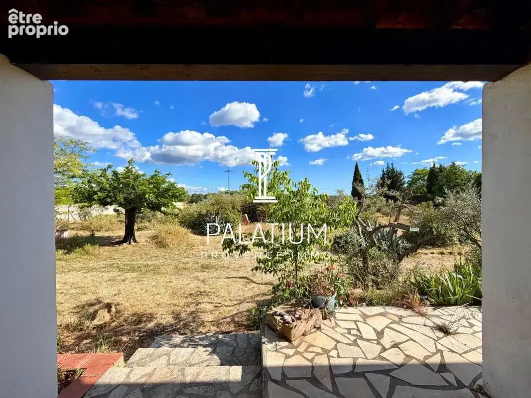 Villa traditionnelle de plain-pied de 155 m² – Au pied des collines de Pélissanne - photo 11
