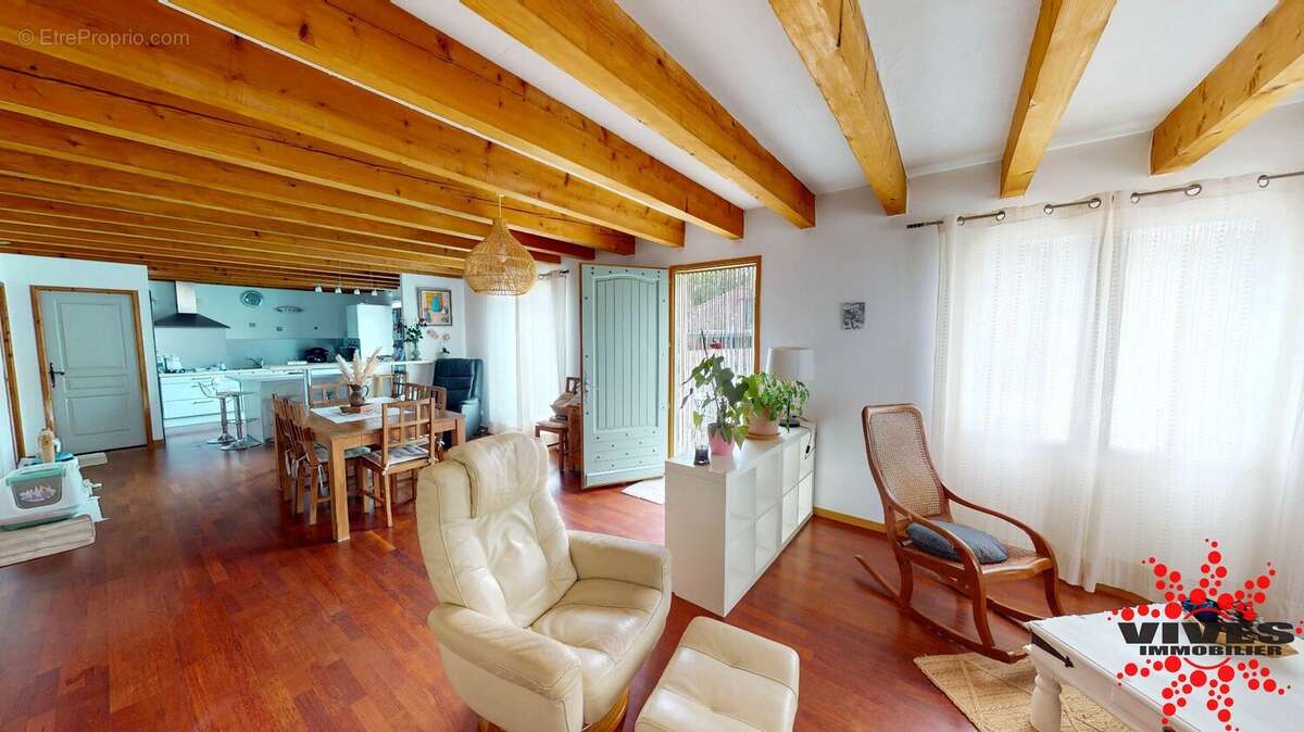 Maison à ESPONDEILHAN