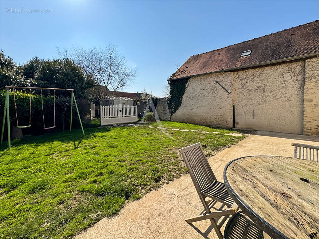 Maison à BRIERES-LES-SCELLES