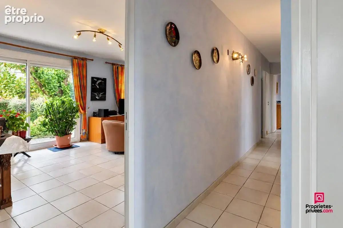 Charmante maison  de plain-pied - 84 m2 - 4 pièces Saint Symphorien D Ozon - photo 6