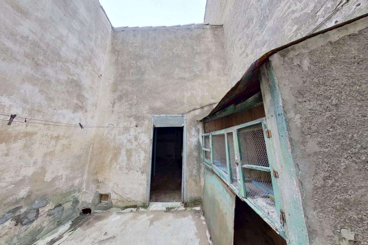 Maison à LEZIGNAN-CORBIERES