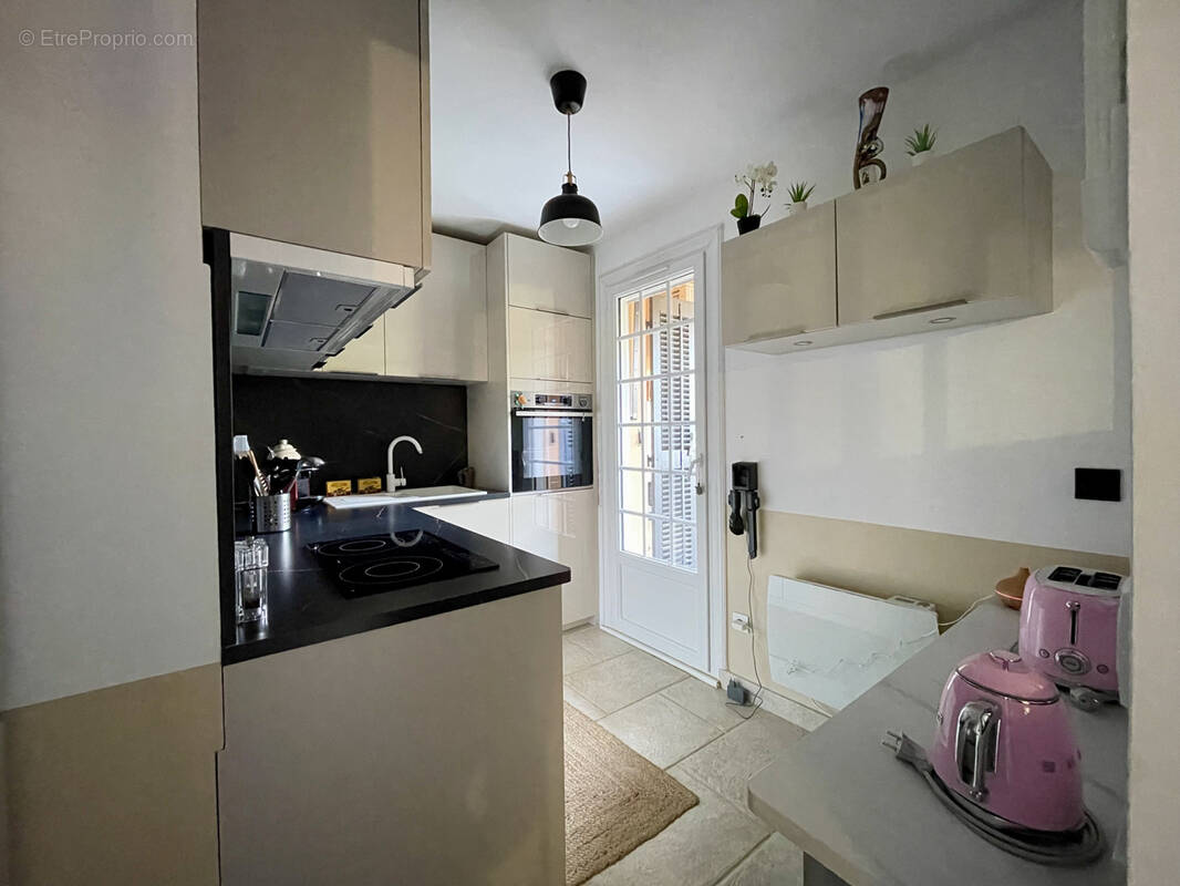 Appartement à SIX-FOURS-LES-PLAGES