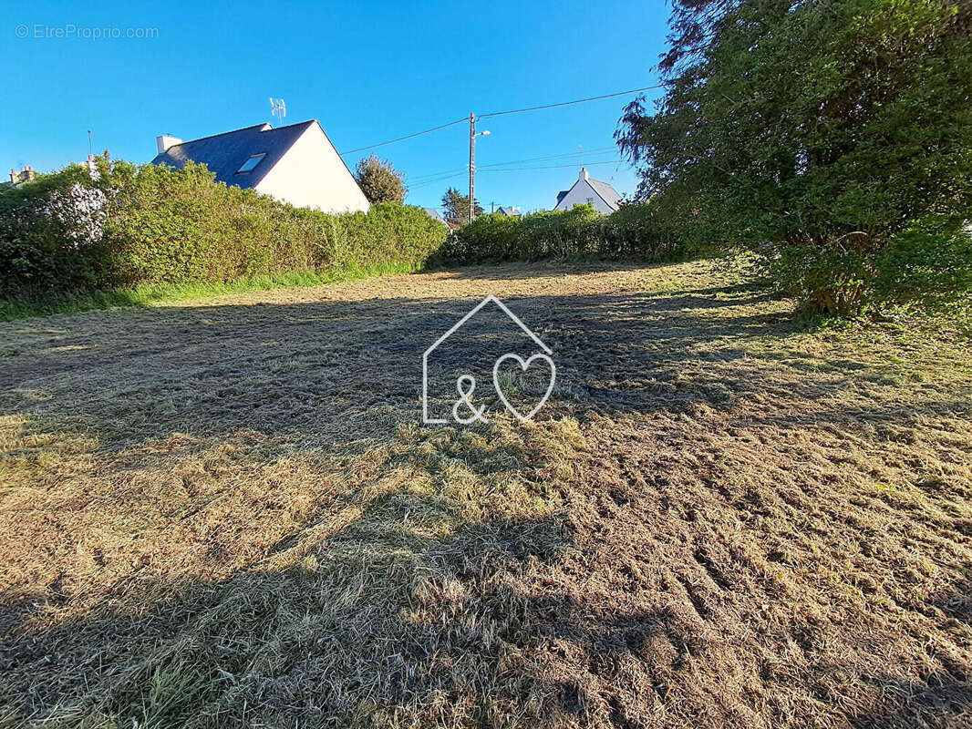 Terrain à LA TURBALLE