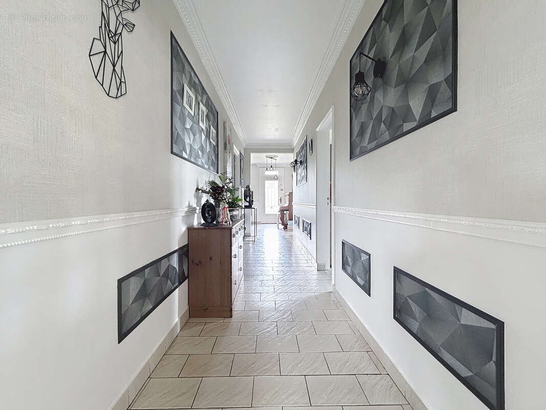 Maison à NEUFMESNIL