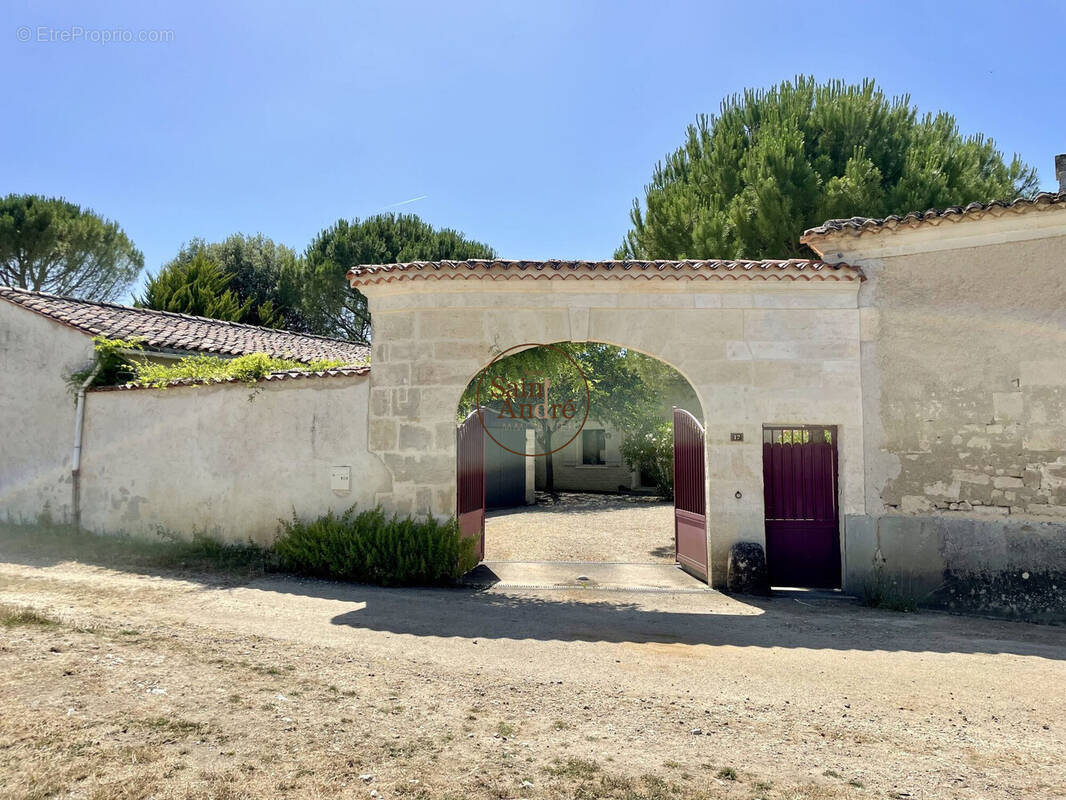 Maison à GRAVES-SAINT-AMANT