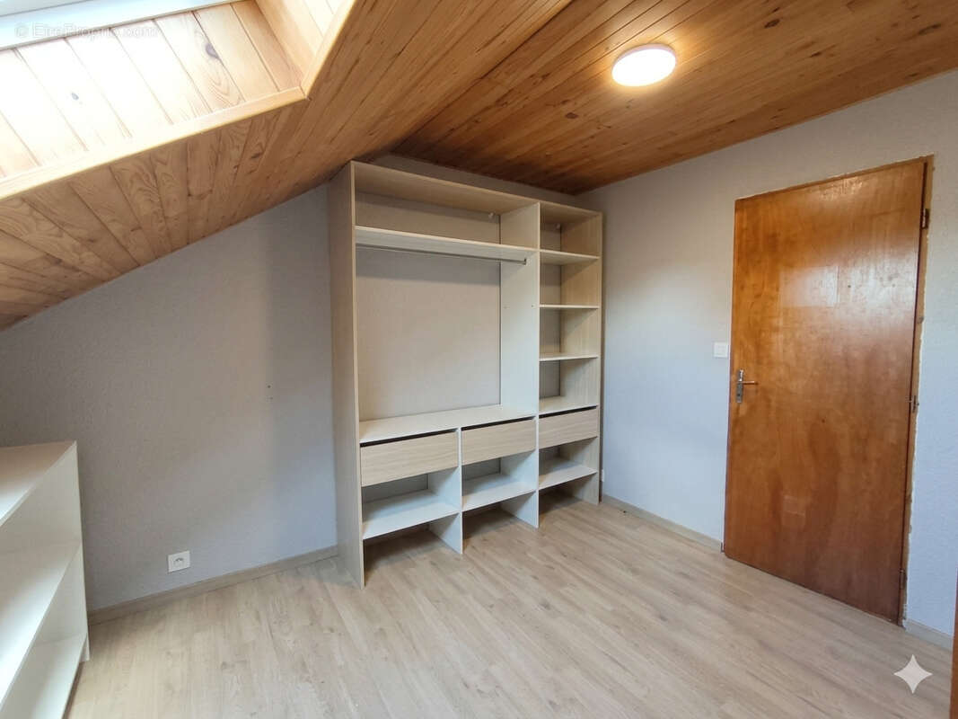 Coup de Cœur aux portes de la Suisse : 154 m2 :Calme,Volume et potentiel incroyable !!! - photo 12