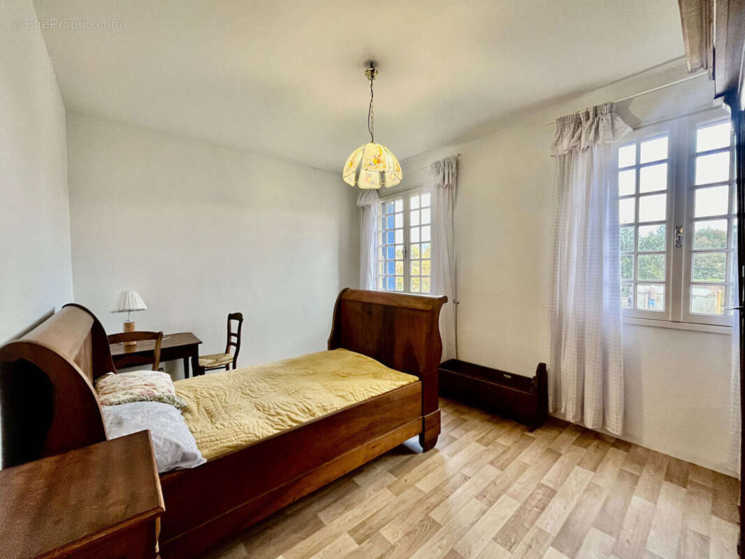 Secteur CASTELMORON-SUR-LOT, dans un secteur résidentiel à proximité des commerces, cette maison vous offre pas moins de 179,31  - photo 10