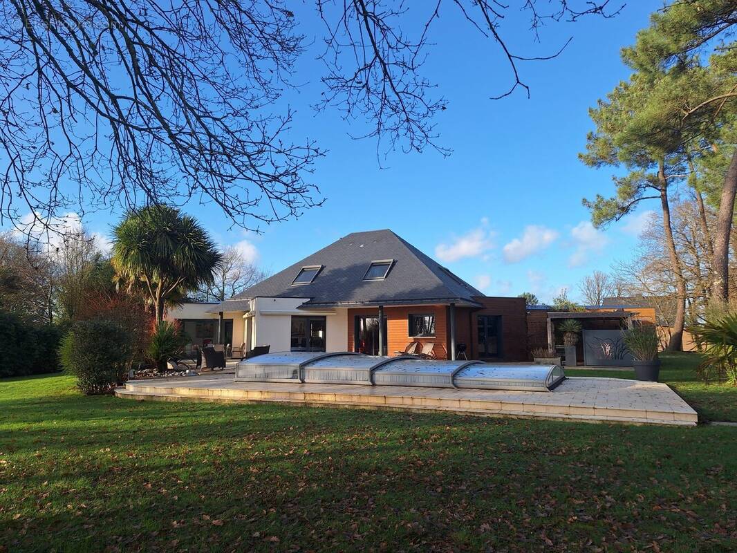 Maison à BAINS-SUR-OUST