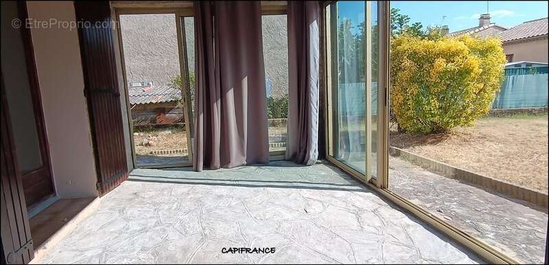 DIGNE-LES-BAINS 04000 A VENDRE Maison traditionnelle avec 2 appartements, terrain plat et clos, garage et cave - photo 20