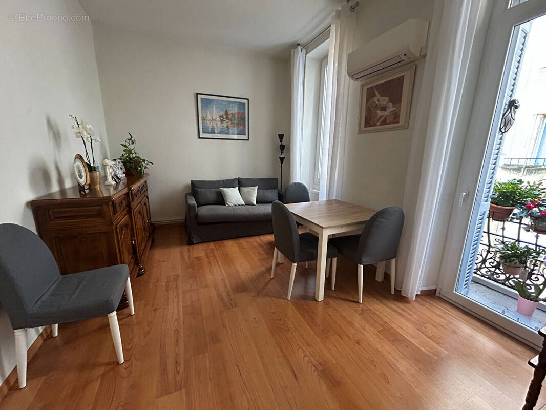 Appartement à MARSEILLE-6E