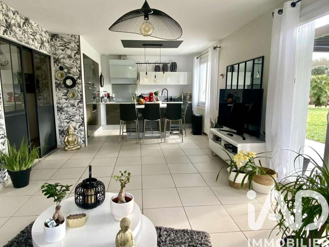 Photo 3 - Maison à BESSINES