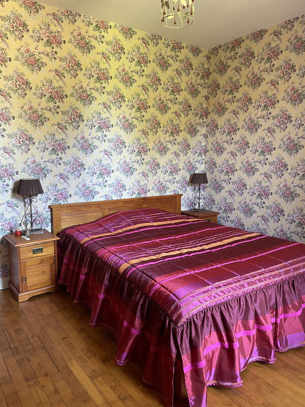 Maison à SAINT-DENIS-DES-MURS