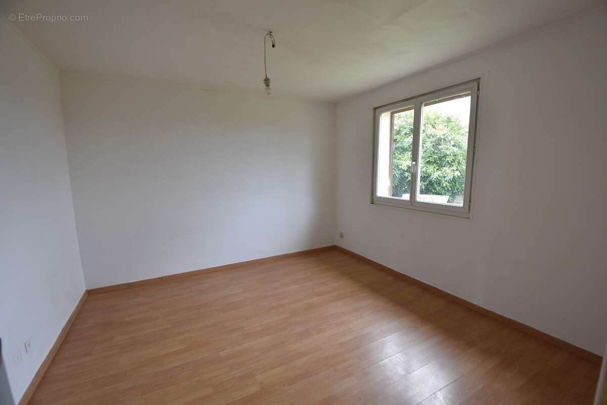 Maison à vendre 5 pièces ISSY L'EVEQUE (71) - photo 7