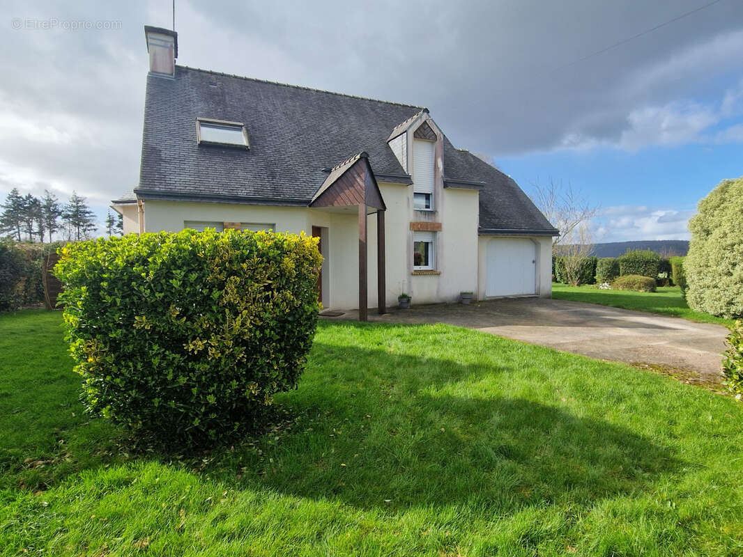 Maison à CLEGUEREC