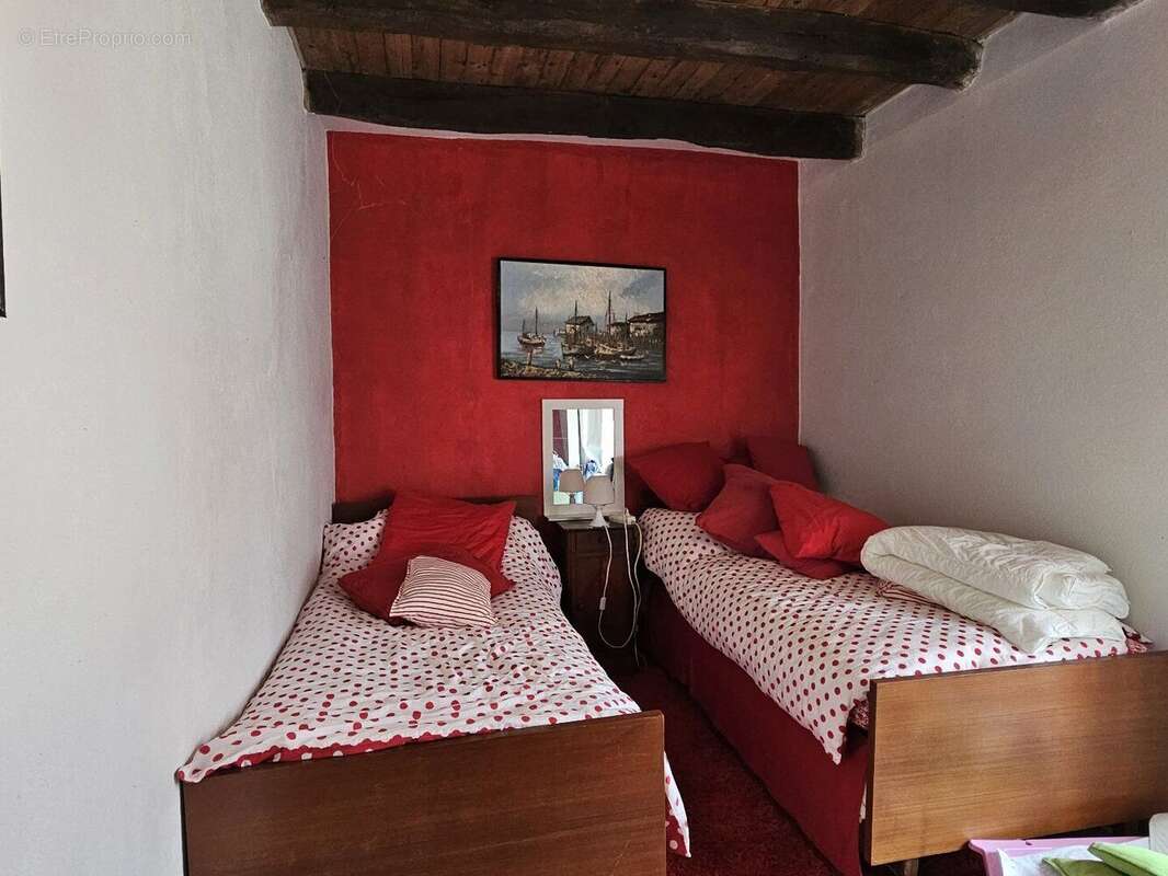 Maison à LACROPTE