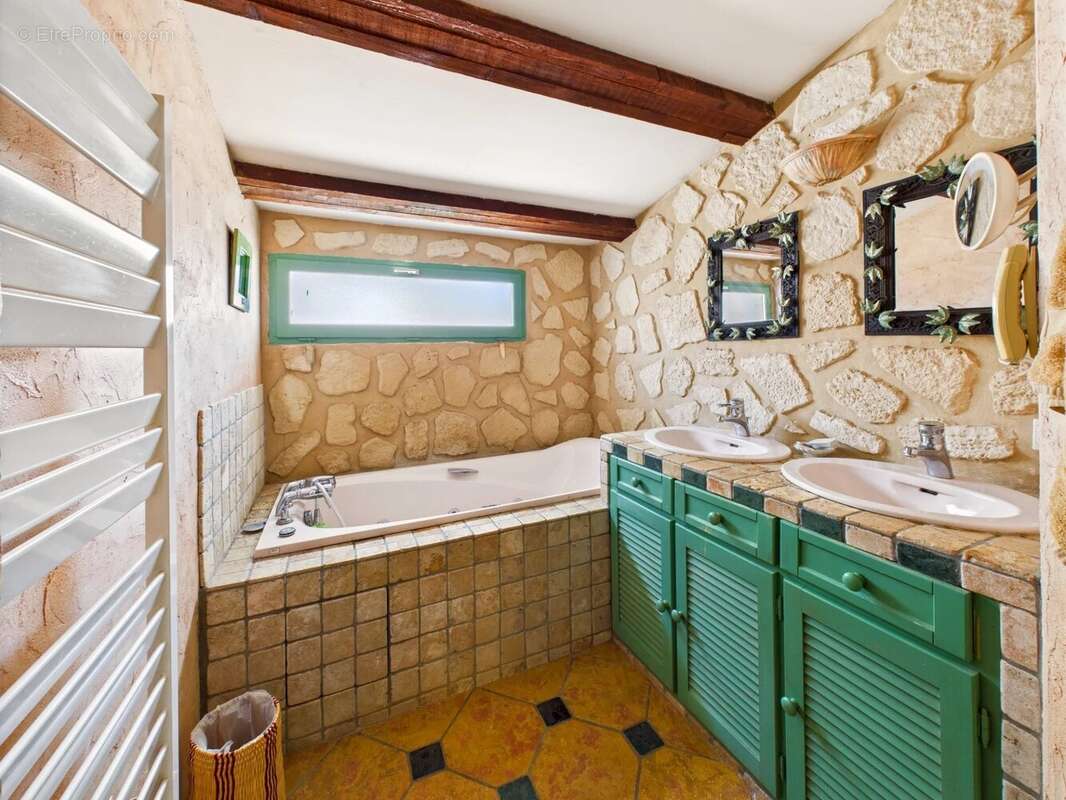 Maison à EGUILLES