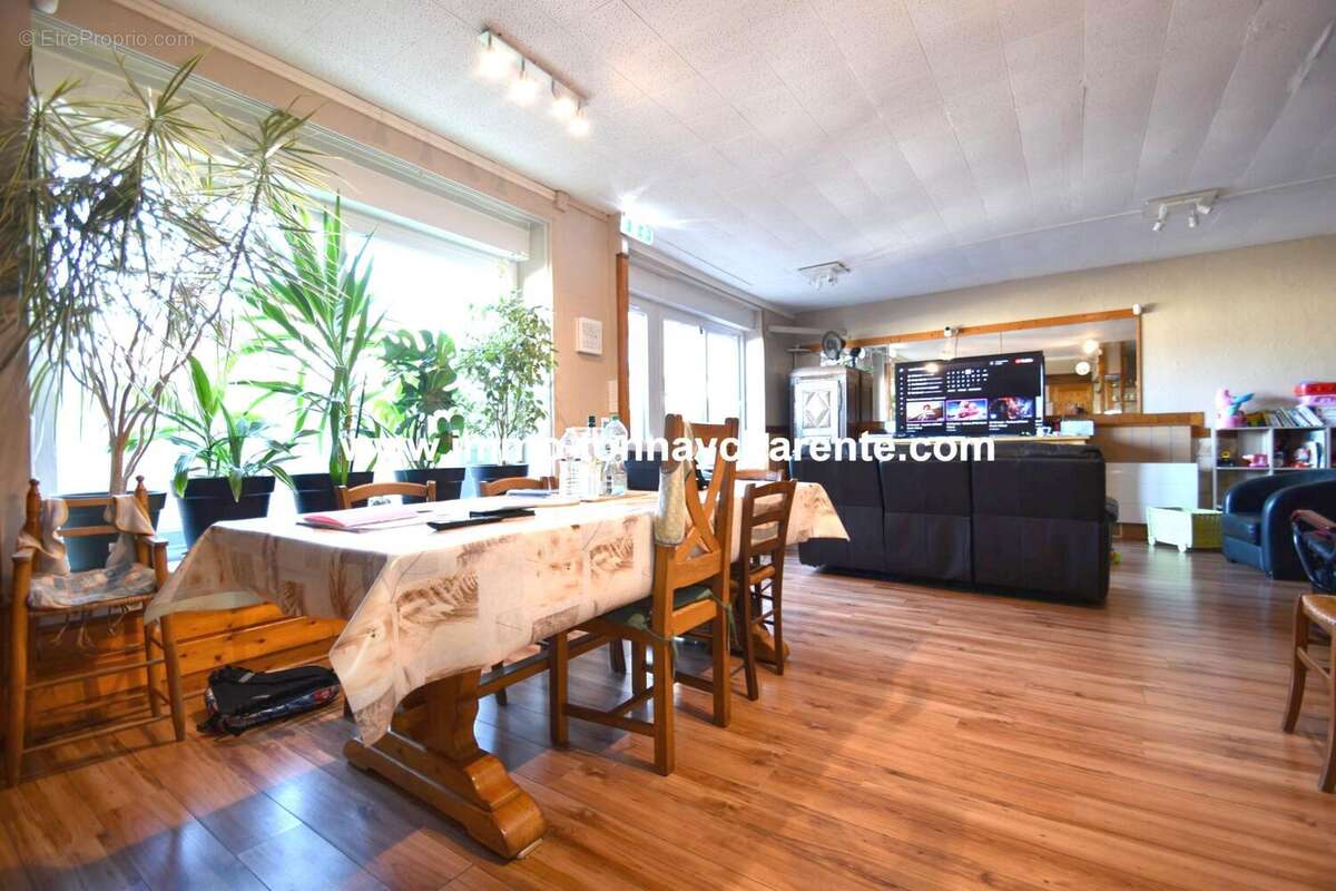 Maison à TONNAY-CHARENTE